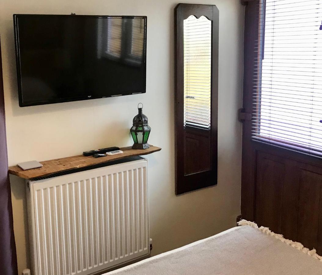 Cute Self-Contained Guest Room With Ensuite And Private Decked Porch In Glastonbury Buitenkant foto